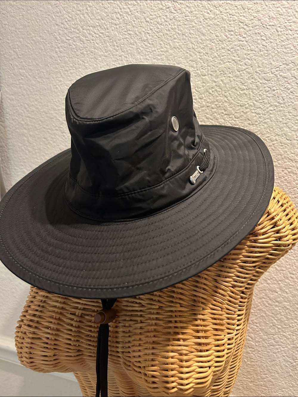 Men's Black Wide-Brim Sun Hat with Chin Cord
